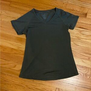 Woolx Mia V Neck Tee Women’s Medium Deep Fern